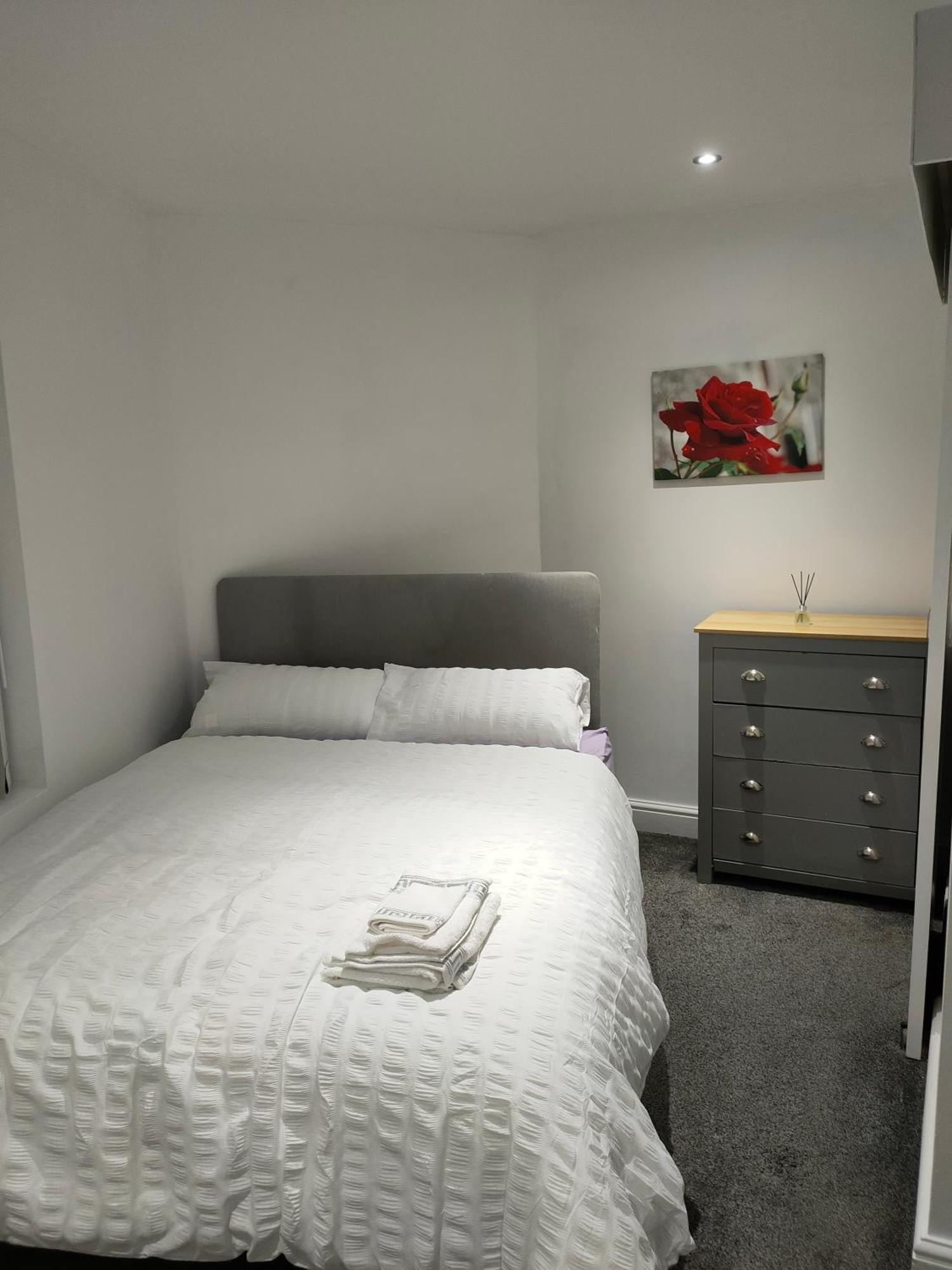 Beautiful Double Bedroom Liverpool Bagian luar foto