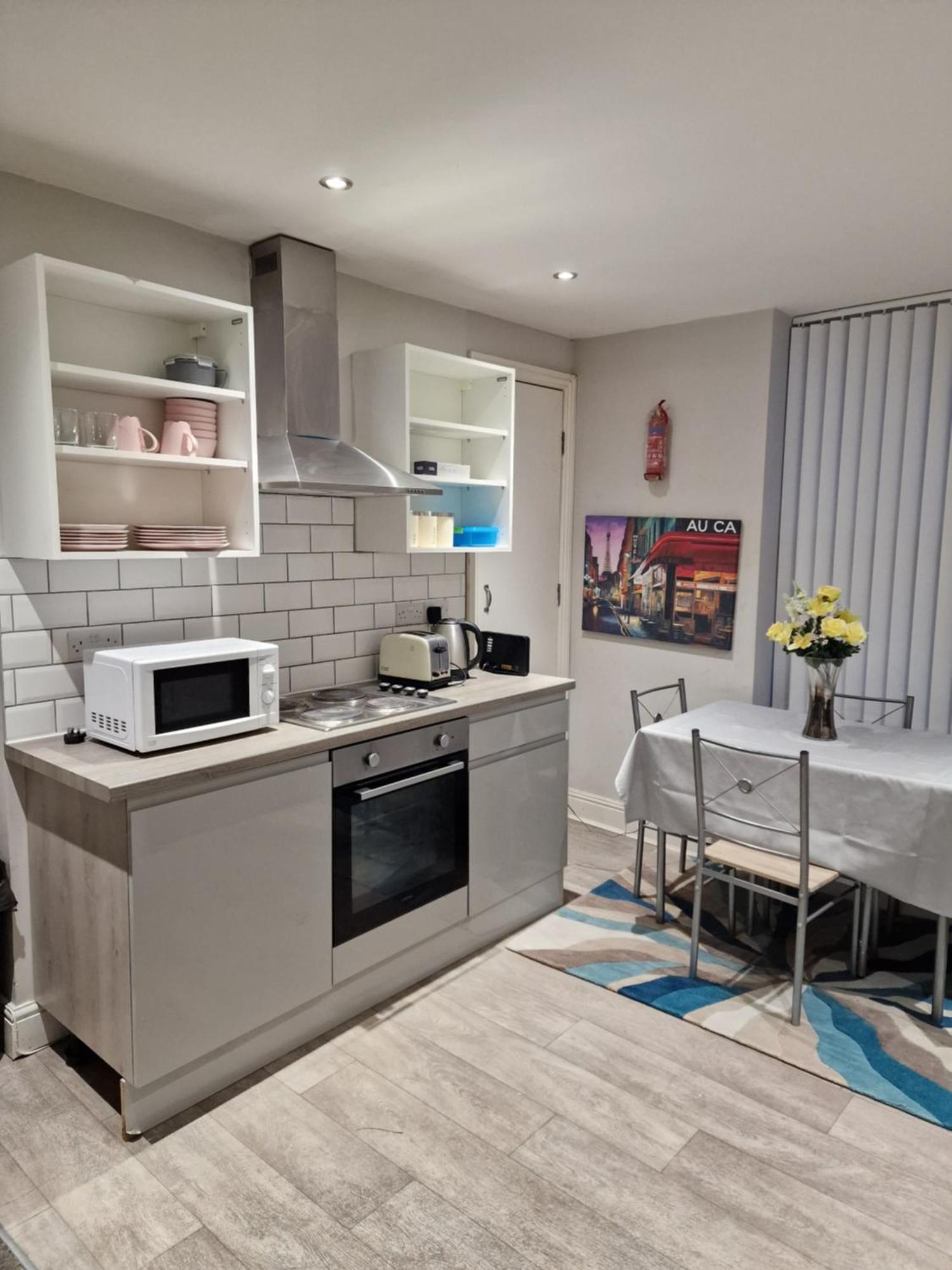 Beautiful Double Bedroom Liverpool Bagian luar foto