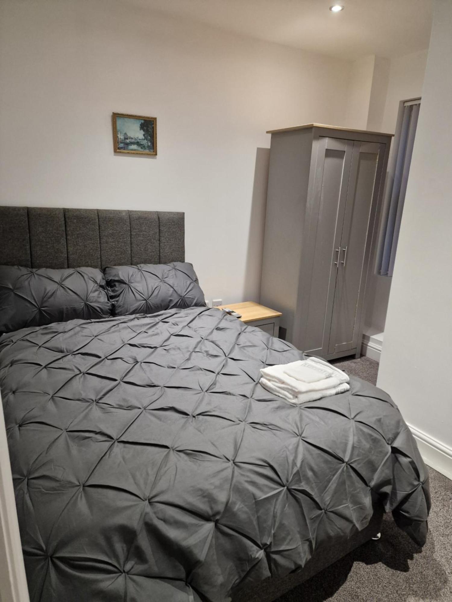 Beautiful Double Bedroom Liverpool Bagian luar foto
